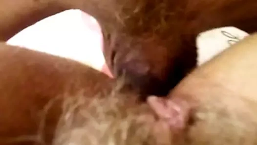 Orta yaşlı seksi kadının götü