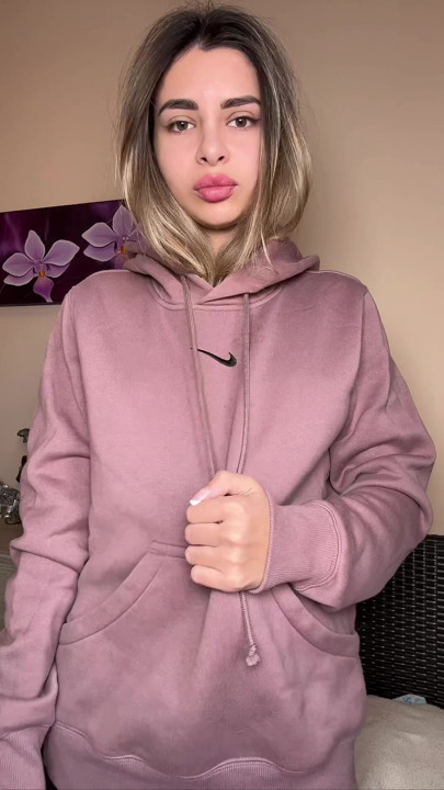 Gerçek beni görmek ister misin? Beni OnlyFans'ta bul