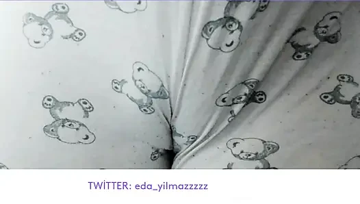 CAMELTOE- SWOLLEN PUSSY- MASTURBATE WITH PAJAMAS