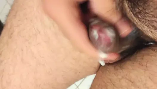 Mini yarak sikinin içine boşalıyor