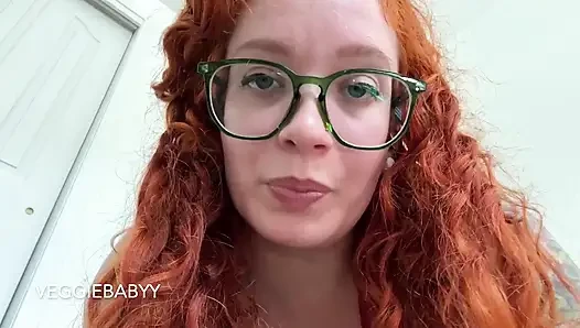 Kahvene boşal: futa asistan seni erkek oyuncağına dönüştürüyor