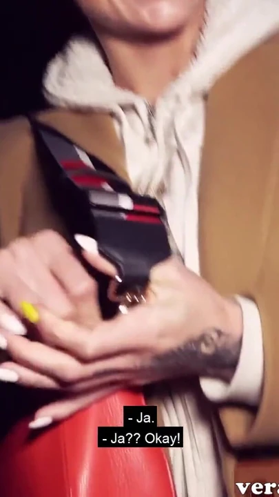 Волнующий момент из "Худенькая рыжая немецкая женщина во время свидания в видео от первого лица в видео от первого лица"