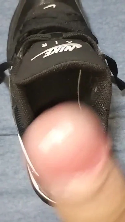Karımın spor ayakkabılarıyla seks, Adidas Süperstar ve Nike Air Max Komutanlığı, içine boşalıyor | Klip 1