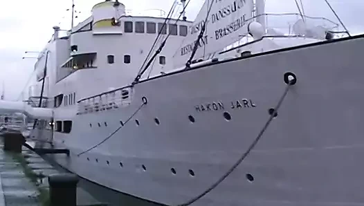 Ateşli bir sarışınla parmaklama, dilleme ve anal seks (bb)