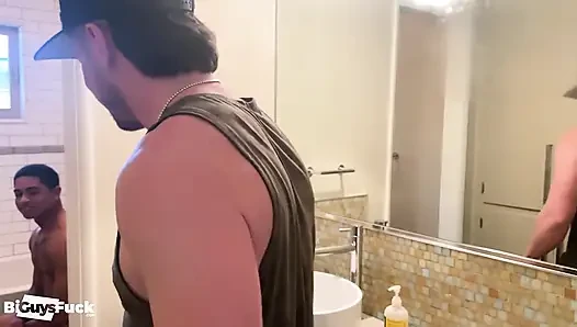 Gergin üniversiteli leon baharatlı bi seks yapıyor. Yeni tutku!
