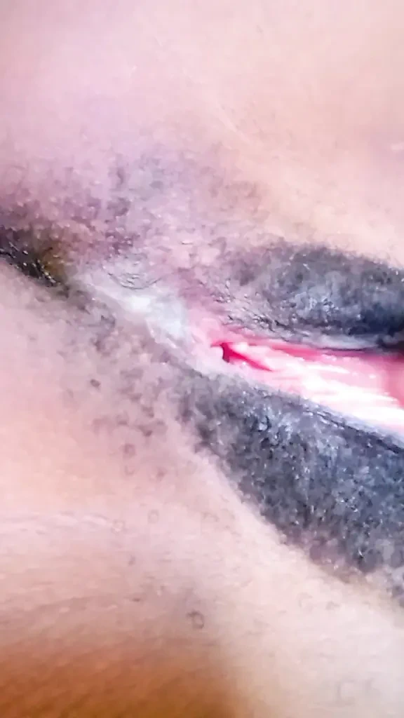 Üvey kız kardeşimi sikmek istiyorum o yapmadı ben eşcinselim