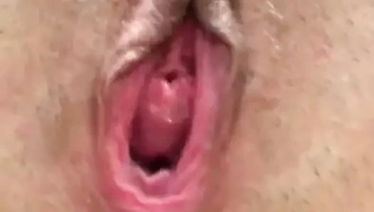 Sıkı delik büyük bir patlıcan sikikleri