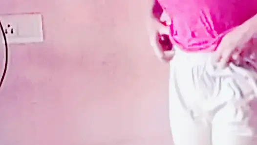 Büyük memeli evli eski kız arkadaşım elbisesini değiştiriyor videosunu gönderdi