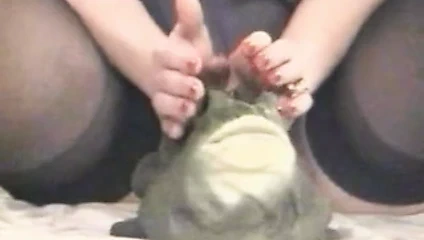 Catherine kurbağa gibi oyuncak vibratörlü arkadaşlar