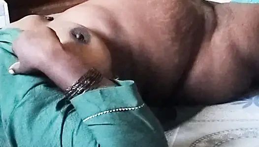 Primo piano e cazzo con la mia sorellastra