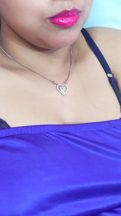 Bugün üvey annemin üvey kızı benimle seks yaptı, kalın penisimi götüne aldı, üvey üvey kız kardeş Hintçe ses