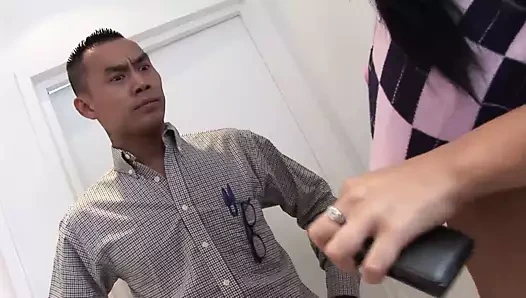 Romana ryder onu içeri sokmadan önce uzun bir horoz masaj yapıyor