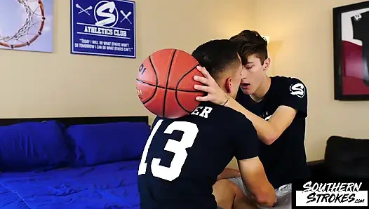 Southernstrokes Marcus Tresor Zack'e binmeyi seviyor büyük yarak seviyor