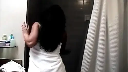 Team Busty: Leslie Showers