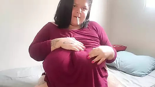 Fumando E Se Masturbando