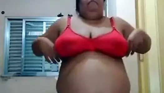 Fette alte Frauen tanzt fat woman dancing