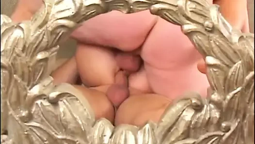 Kimin sikiştiğini izlemeyi severim!