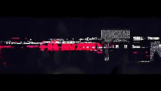 Sidik sırılsıklam lezbiyen orta yaşlı seksi kadınlar altın duşta sırılsıklam