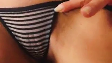 Bana pembe britney oyuncakları her iki deliğinde itiyor