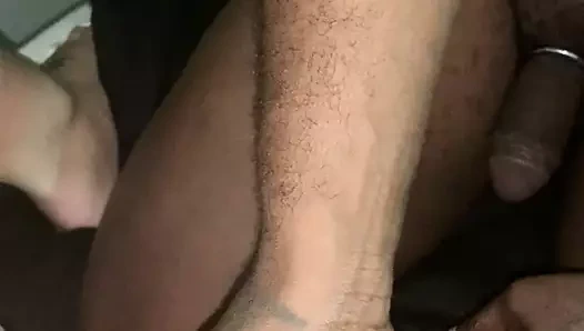 Her biri başka bir kadınla ilk kez