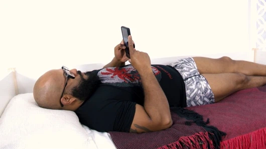 Eski sevgilim, hafta sonunu arkadaşlarıyla dizi izleyerek geçirdiğine ikna etti, onu biliyorum bunun doğru olduğunu düşünüyorum