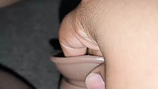 Dik kız oynama ile ona yapay penis