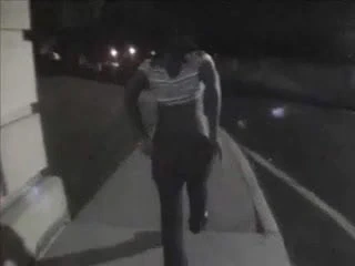 siyah kız alır çıplak içinde kamu