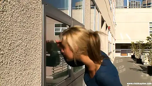 Kayden Kross şeker babası tarafından sert sikiliyor