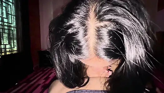 Secretária colombiana é fodida por seu chefe para obter um aumento