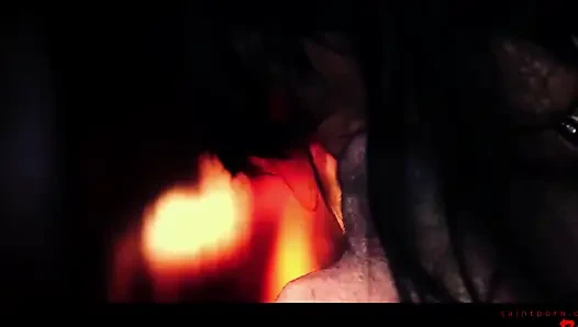 Bella ilk cinsel keşfini yapıyor ve doruk noktasıyla patlıyor