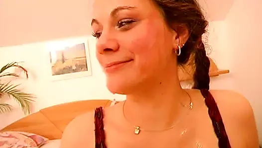 Harika bir Alman genç kız iki yaraktan fazlasını alabilir