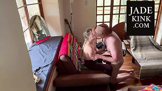 Amatör itaatkar sapık sürtük kanepede dölleme sert sikiş