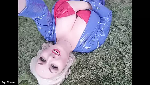 Fetiş milf'ten mastürbasyon yapma talimatı: sıcak sarışın kirli geri sayımla konuşuyor! büyük arya