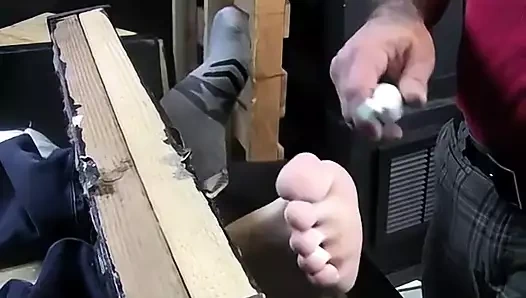 ayakları ile oynarken hory alma iki homo çocuklar