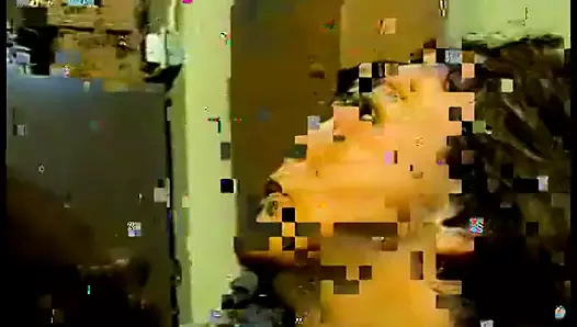 Deneyimli busty esmer siyah ile flört etmeye karşı değil