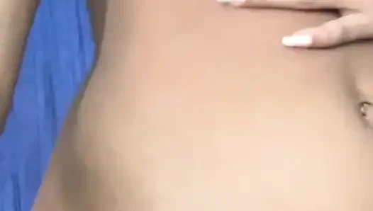 Saf Desi Ateşli Hatun Seksi Dans Ediyor