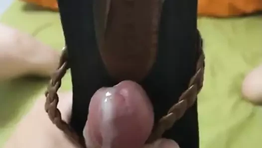 Komşunun parmak arası terlikleri