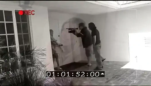 Gençler ıslanıyor ve büyük ve üçlü seks derlemesi tarafından sikiliyor