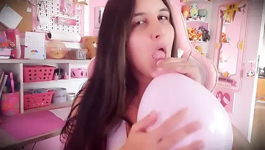 Kabarık yanaklar balon üfleme - tavşan delisi
