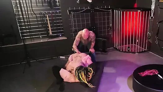 Genç Kızların Ilk BDSM Filmi