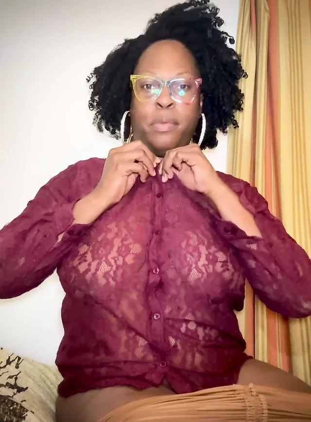 EBONY COUGAR HARD_KANDI GETTING NAKED