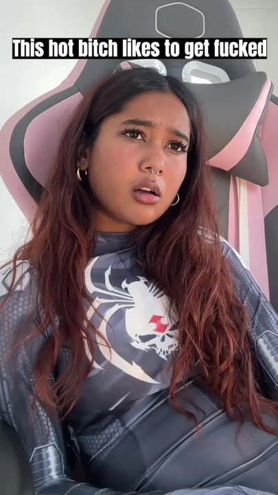 Küçük desi kız mia z mastürbasyon yapıyor ve hentai'ye tepki veriyor | Klip 2