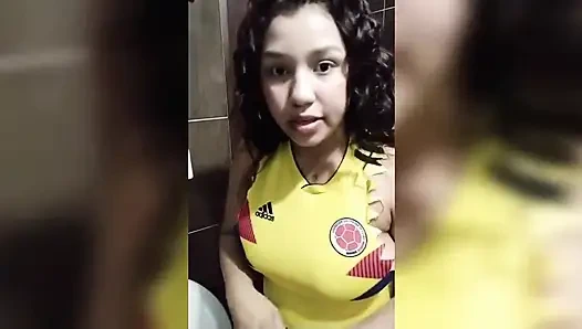 Ben kendim için bir kadın yeterli değilim düşünüyorum kocam her zaman beni reddediyor, ona sikişmek istediğimi söylüyorum ve her şey yanlış bitiyor!