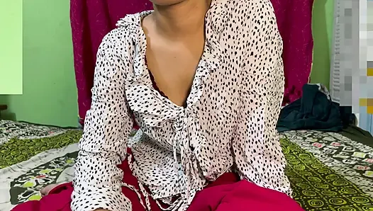 Seksi üvey kuzenim çok ateşli görünüyor ve her gün onunla sikişmek istiyorum