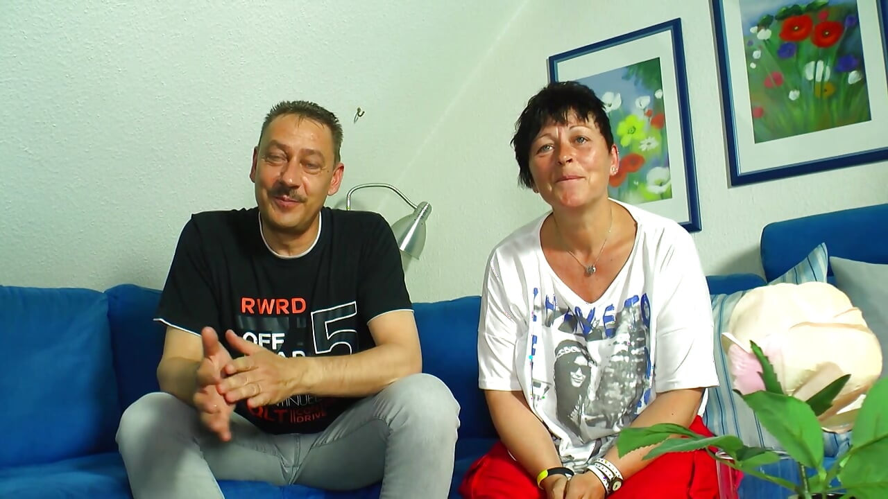 Alman amatör çiftin ilk ev yapımı özel pornosu