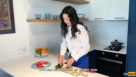 Komşu yemek yapmayı öğrenmek istediğini söylüyor ama beni anal sekste istediği ortaya çıktı