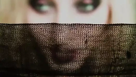 Naylon boyun eğmeme bastırılmış