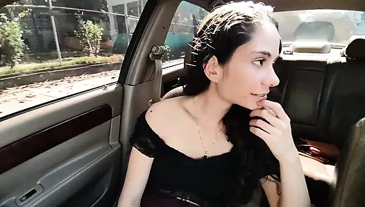 En iyi arkadaşımın kıllı bir amcığı var ve bu yüzden beni becermekten utanıyor