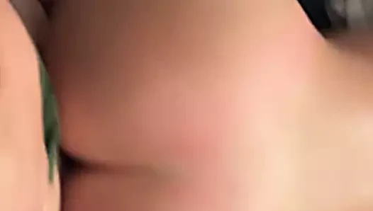 Bronz çizgilerle mükemmel eşek sürme