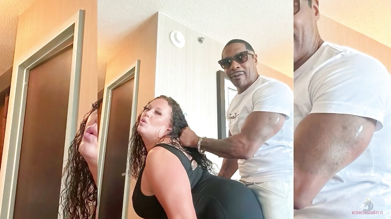 Üçlü taç kralı: seksi Somali Rose kraldan 3 büyük kobra yükü alıyor
